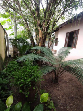 Casa 2 qtos, sendo suíte com cama Queen ar condicionado